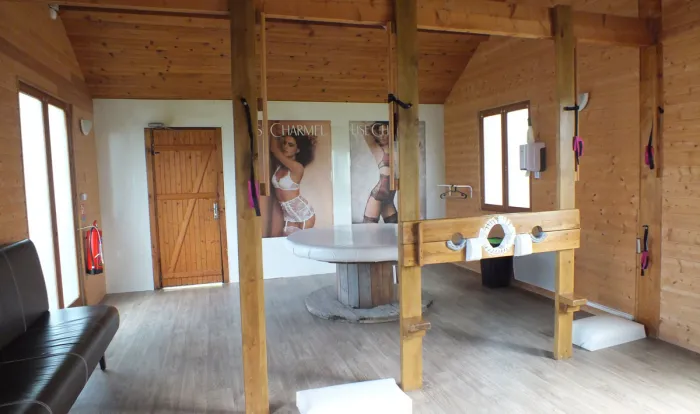 Camping - Brugheas - Auvergne - Libertin La Roseraie