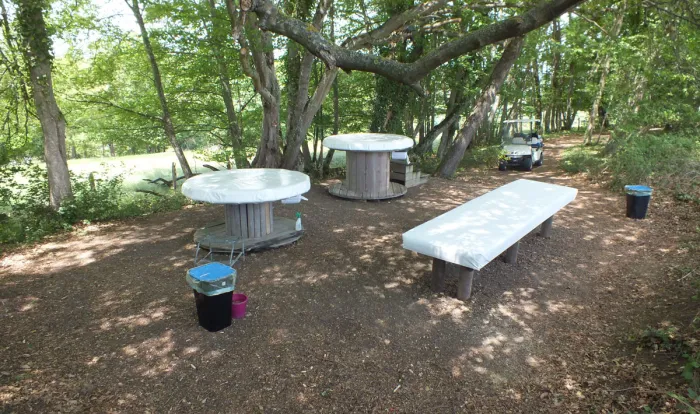 Camping - Brugheas - Auvergne - Libertin La Roseraie