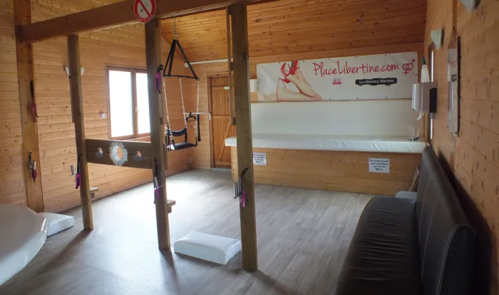 Camping - Brugheas - Auvergne - Libertin La Roseraie