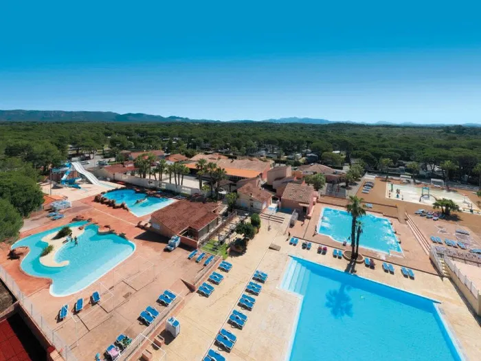 Camping - Puget-sur Argens - Provence-Alpes-Côte d'Azur - Oasis Village