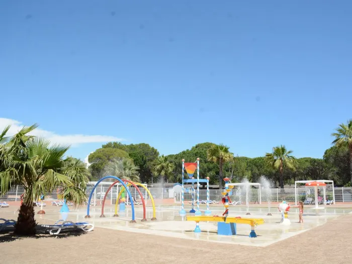 Camping - Puget-sur Argens - Provence-Alpes-Côte d'Azur - Oasis Village