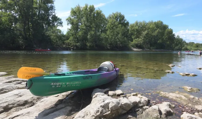 Camping - Vallon-Pont-d'Arc - Rhône-Alpes - Rives d'Arc