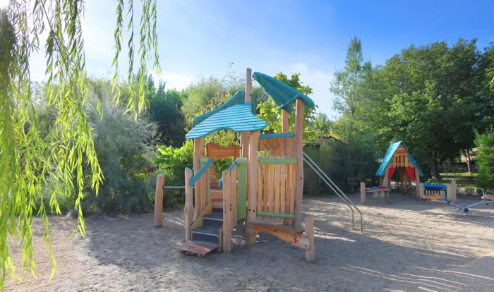Camping - Vallon-Pont-d'Arc - Rhône-Alpes - Rives d'Arc