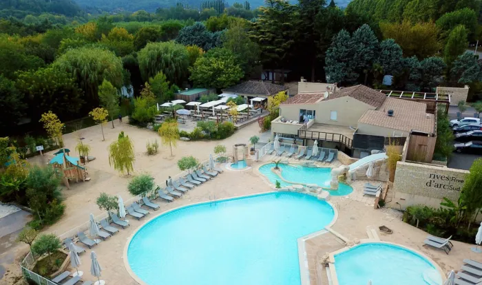 Camping - Vallon-Pont-d'Arc - Rhône-Alpes - Rives d'Arc