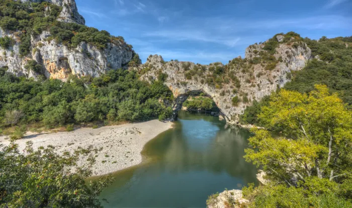 Camping - Vallon-Pont-d'Arc - Rhône-Alpes - Rives d'Arc