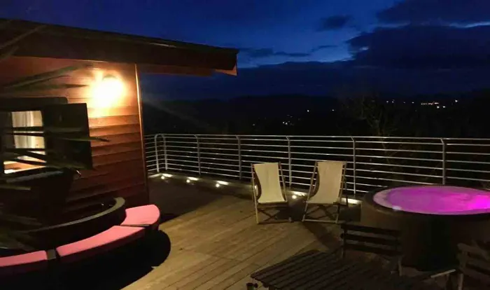 Camping - Vogüé - Rhône-Alpes - Roulottes et Cabanes de Saint Cerice