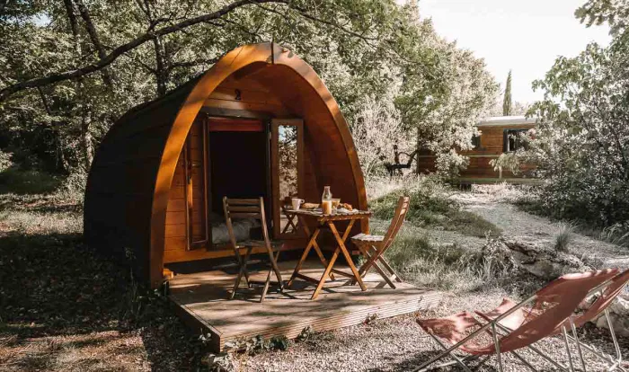 Camping - Vogüé - Rhône-Alpes - Roulottes et Cabanes de Saint Cerice