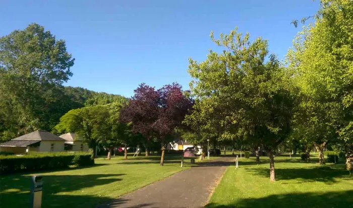 Camping - Nazelles Négron - Grand Centre - Les Patîs