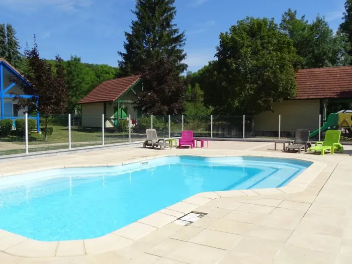 Camping - Cravant - Bourgogne - Village chalets Le Rû du Pré