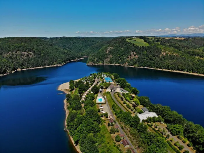Camping - Arnac - Auvergne - Village vacances La Gineste