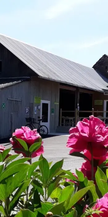 Une vie de saison sous la grange