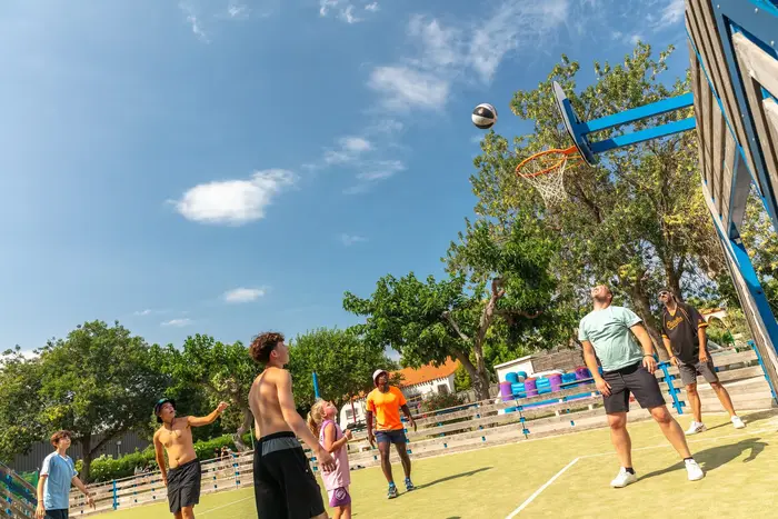 Clubs, cours collectifs et soirées d'été