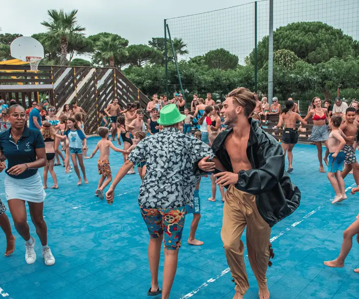 Des clubs et soirées tout l’été