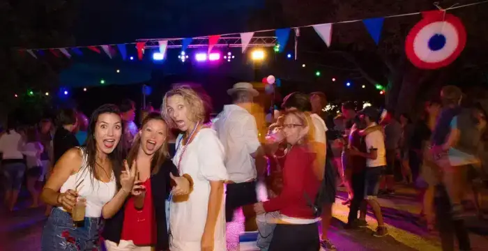 Clubs et soirées rythment la saison