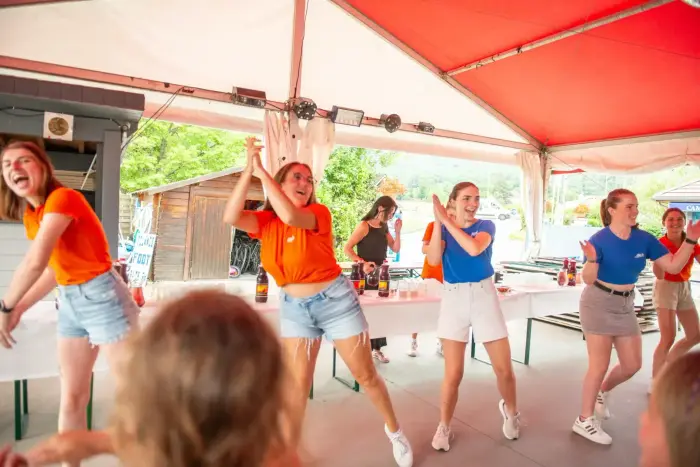 Mini-club, soirées et rendez-vous collectifs