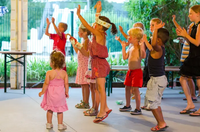 Mini-club, soirées et rendez-vous collectifs