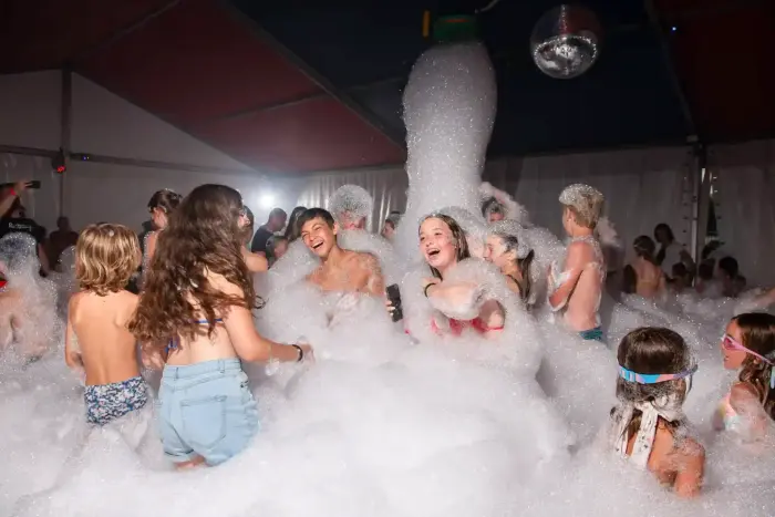 Mini-club, soirées et rendez-vous collectifs