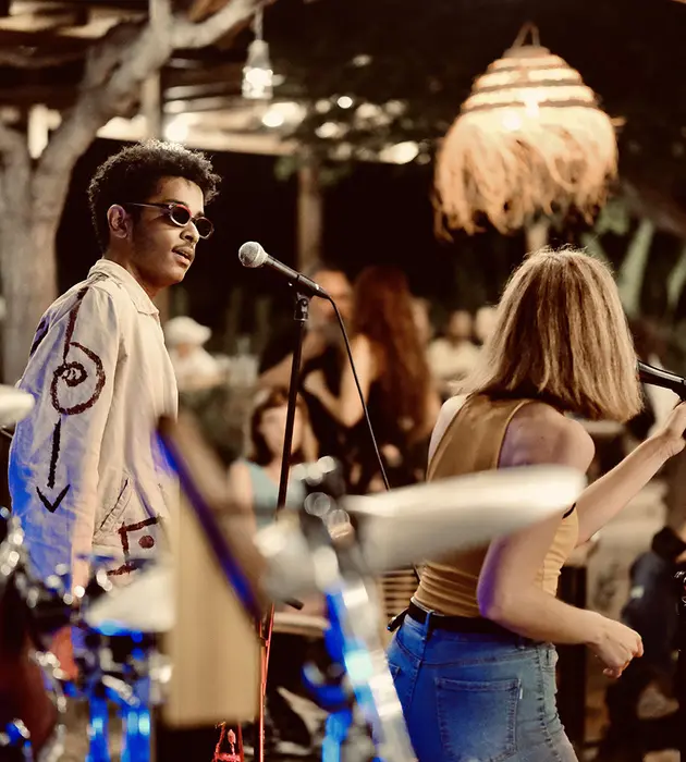 Clubs, musique et cours collectifs l'été