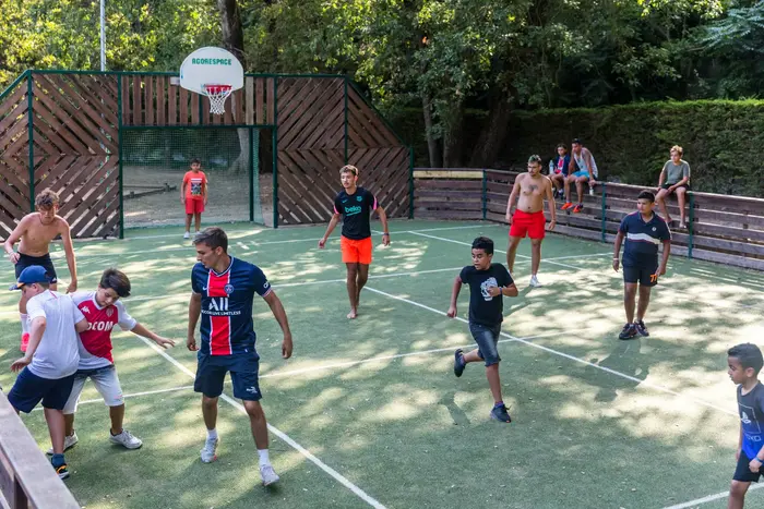 Des clubs d'été et des soirées
