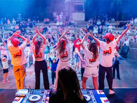Des clubs d'été et des soirées