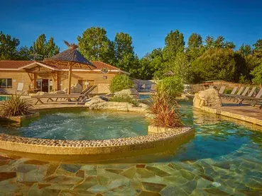 Baignade sur place et lac proche