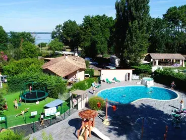 Baignade sur place et lac proche