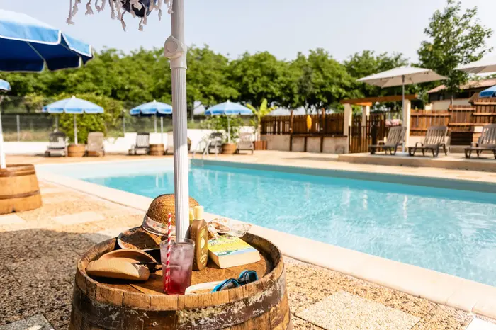 Piscine extérieure et pataugeoire sur place