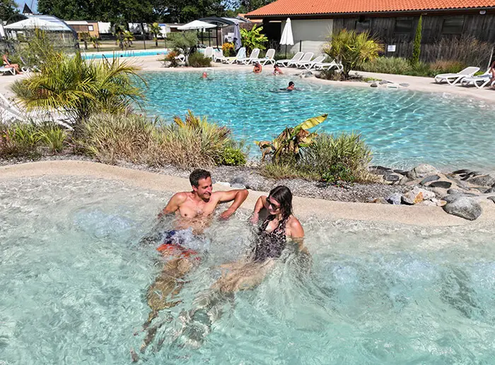 Deux bassins et un lagon chauffé