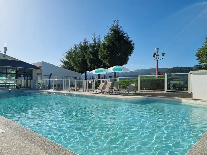 Une piscine chauffée face au panorama