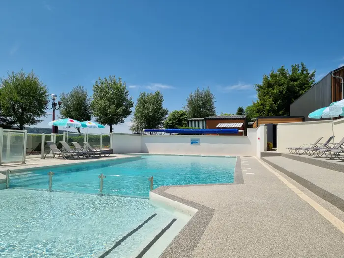 Une piscine chauffée face au panorama