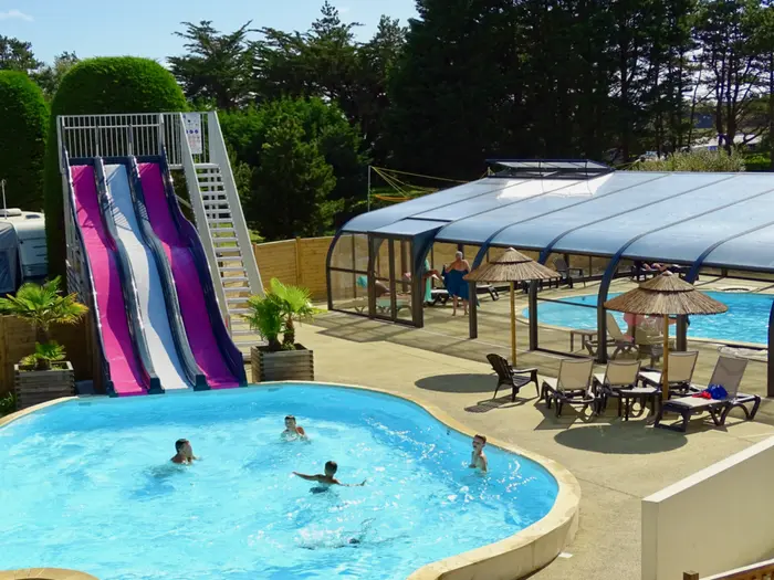 Deux bassins chauffés pour varier les bains