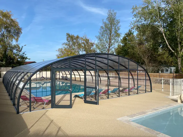 Piscine chauffée et solarium au calme