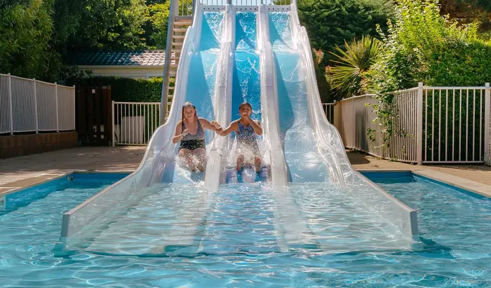 Une baignade couverte pour tous les âges