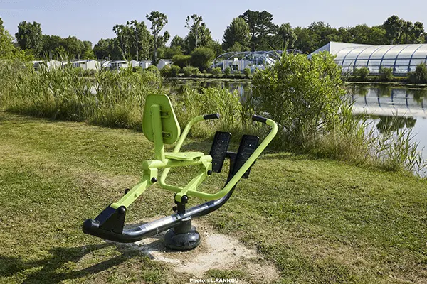 Une baignade couverte avec jeux d'eau