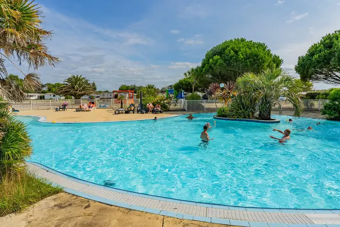 Deux bassins pour varier les baignades
