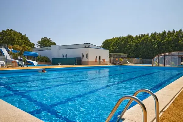 Deux bassins pour varier les baignades