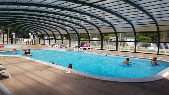 Une baignade couverte pour la famille