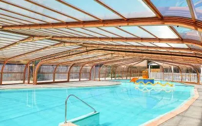 Baignade couverte et parc aquatique