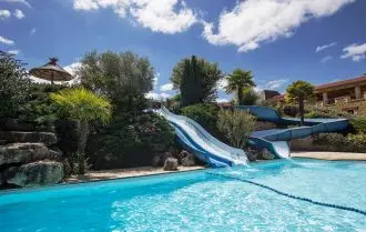 Baignade couverte et parc aquatique