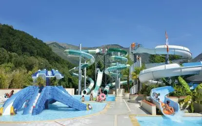 Baignade couverte et parc aquatique