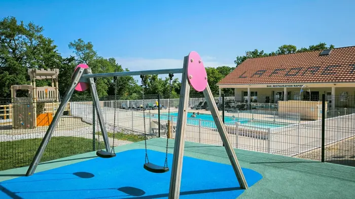 Une baignade chauffée près du restaurant