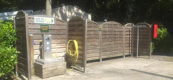 Une baignade couverte avec coin balnéo