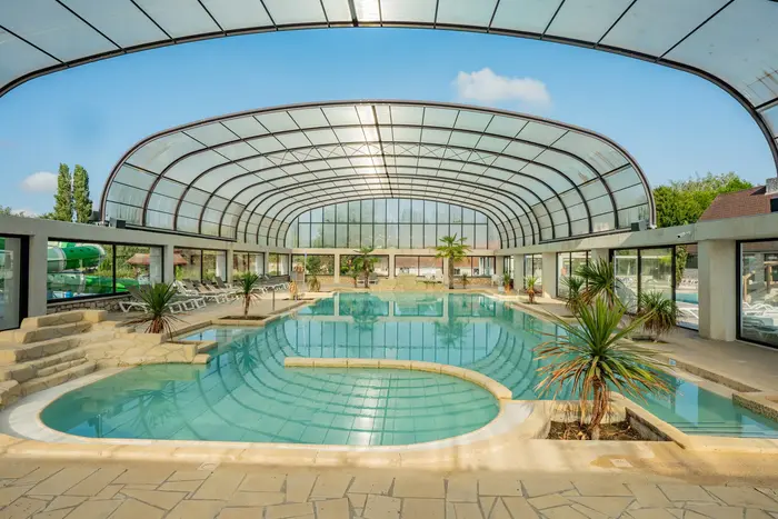 Deux piscines et jeux d'eau