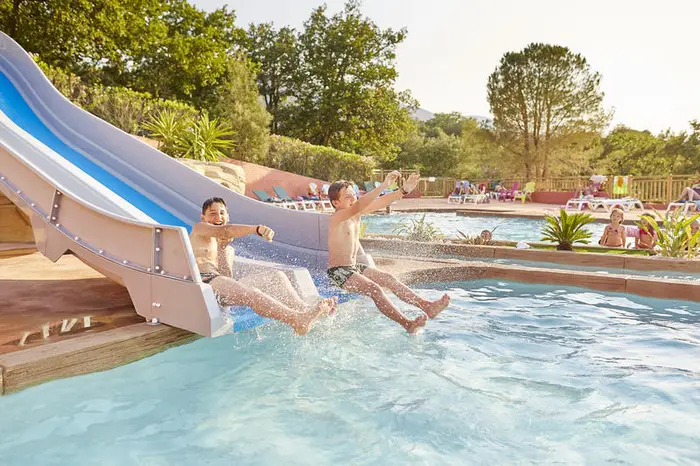 Deux bassins chauffés pour varier les plaisirs