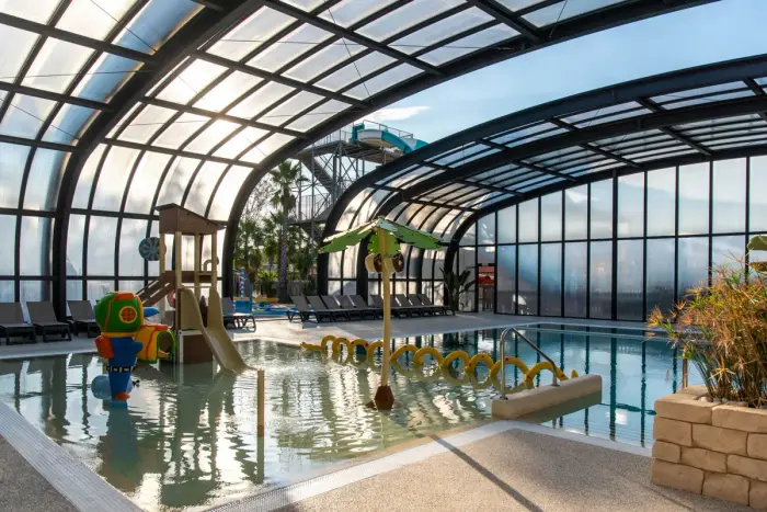 Un parc aquatique chauffé toute la saison