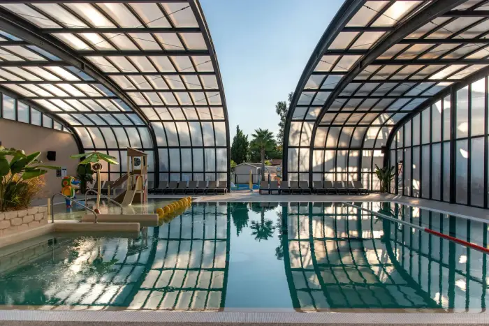 Un parc aquatique chauffé toute la saison