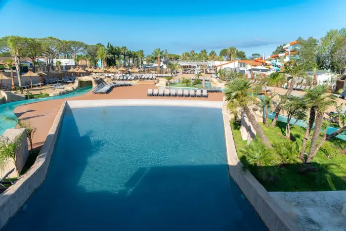 Un parc aquatique chauffé toute la saison