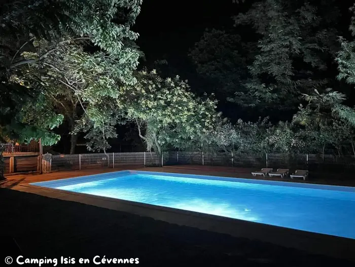 Piscine et rivière pour varier les baignades