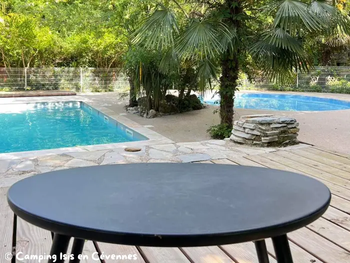 Piscine et rivière pour varier les baignades