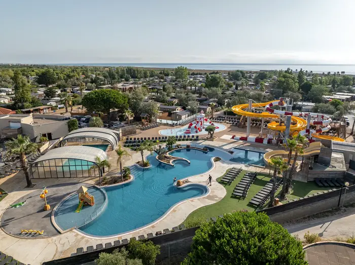 Un parc aquatique entre mer et bassins